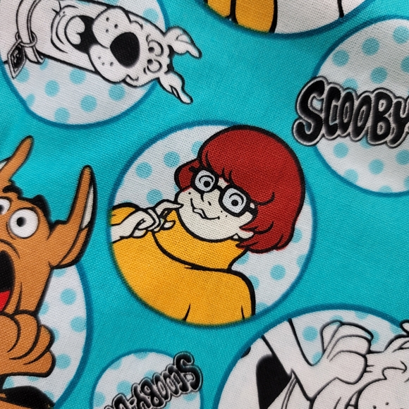 (2) Handmade Scooby-Doo Pillowcases - Picture 5 of 16
